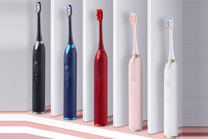 What is the principle of electric toothbrush cleaning teeth? What are the advantages over brushing your teeth manually?